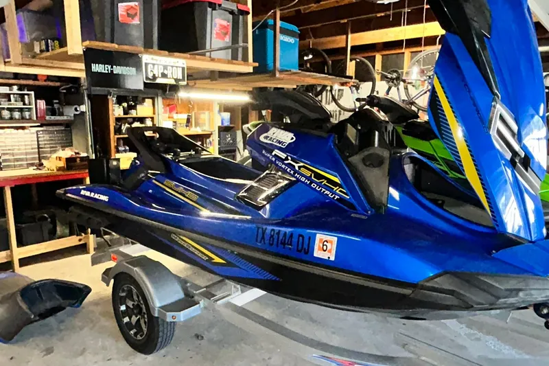 Slide: The Image of 2017 Yamaha WaveRunner FX Cruiser SVHO in a garage, blue color, on a trailer. - 31