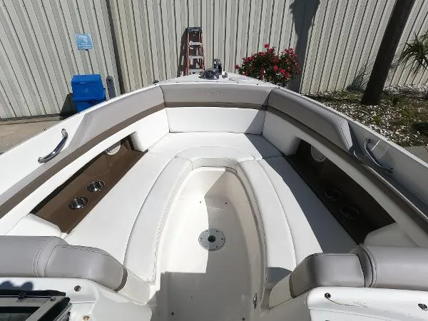 Slide: The Image of Sea Ray 250 SLX 2012 - 11