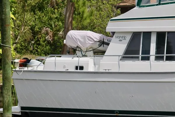 Slide: The Image of Mainship 430 Trawler 2001 - 11