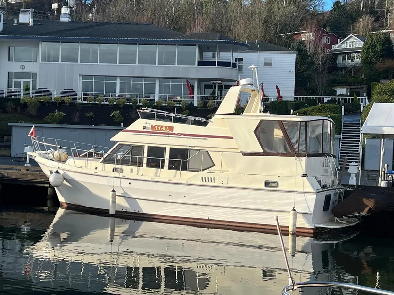 Slide: The Image of CHB Sundeck Motor Yacht 1985 - 0
