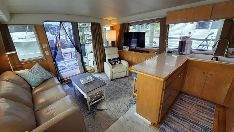 Slide: The Image of Interior of a 1998 Navigator 5300 yacht, cozy and modern design. - 24