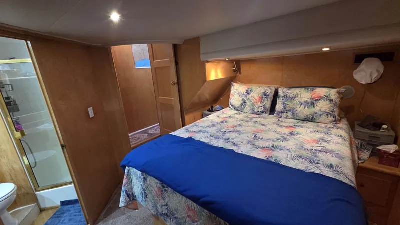 Slide: The Image of Navigator 5300 1998 - 76