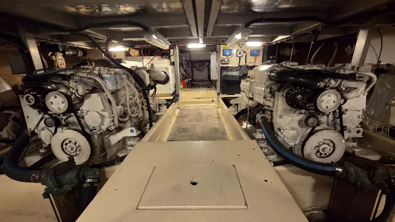 Slide: The Image of Navigator 5300 1998 - 85