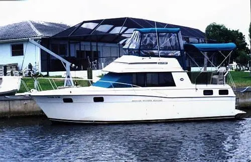 Slide: The Image of Carver Yachts 3207 Aft Cabin 1984 - 0