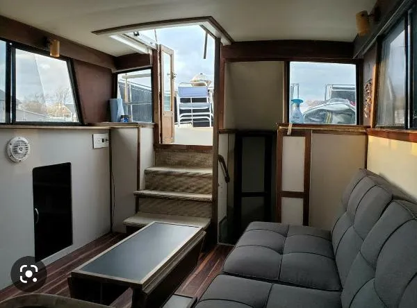 Slide: The Image of Carver Yachts 3207 Aft Cabin 1984 - 4