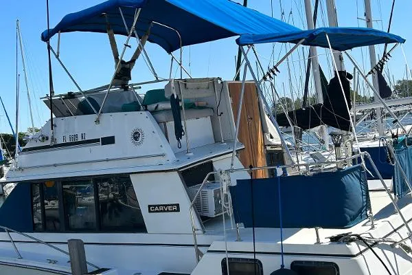 Slide: The Image of Carver Yachts 3207 Aft Cabin 1984 - 6