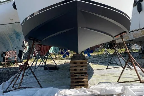 Slide: The Image of Carver Yachts 3207 Aft Cabin 1984 - 8