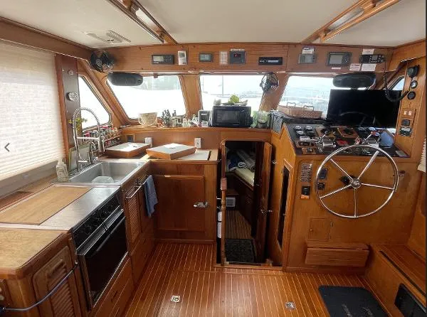 Slide: The Image of Spindrift 40 Motoryacht 1987 - 10