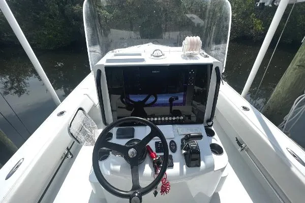 Slide: The Image of Contender 25 Bay 2018 - 1