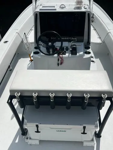 Slide: The Image of Contender 25 Bay 2018 - 6