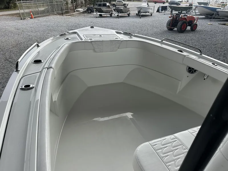 Slide: The Image of Parker Marine 230 Coastal Elite 2026 - 6