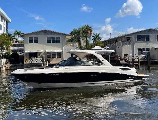 Slide: The Image of Sea Ray 350 SLX 2018 - 0