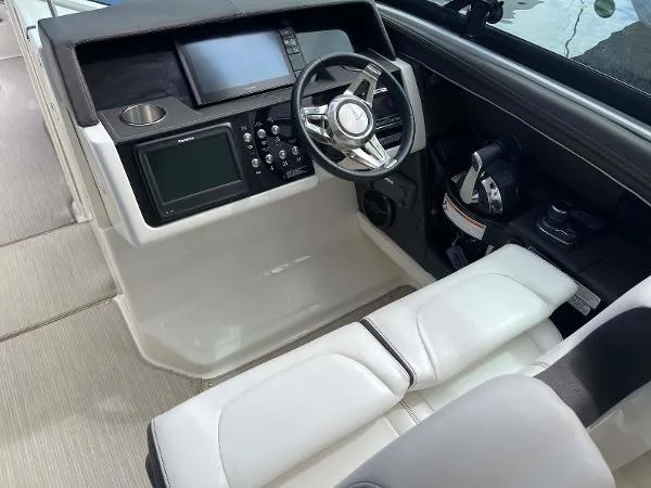 Slide: The Image of Sea Ray 350 SLX 2018 - 3