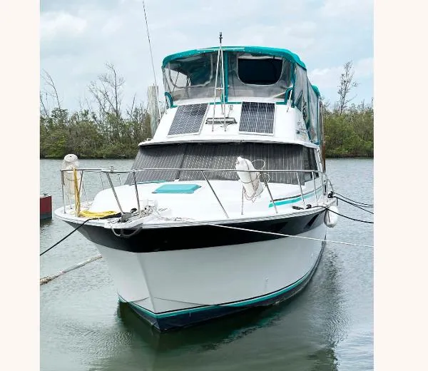 Slide: The Image of Silverton 40 Aft Cabin 1982 - 10