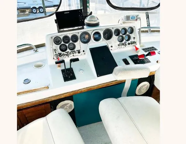 Slide: The Image of Silverton 40 Aft Cabin 1982 - 3