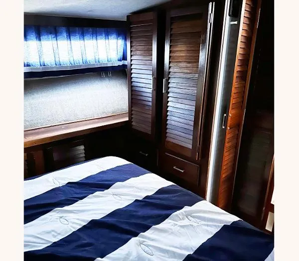 Slide: The Image of Silverton 40 Aft Cabin 1982 - 7