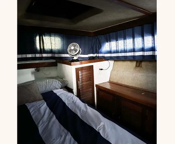 Slide: The Image of Silverton 40 Aft Cabin 1982 - 8