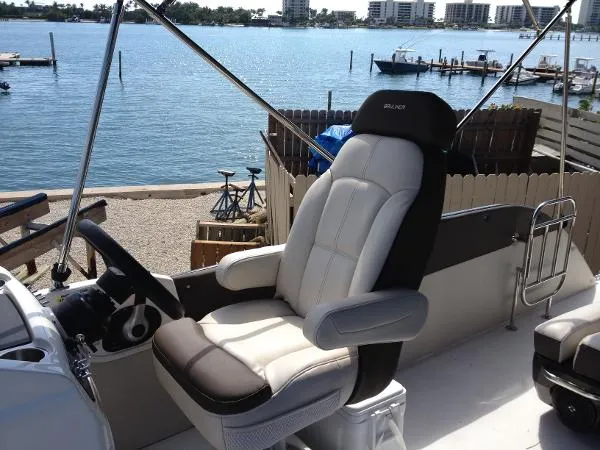 Slide: The Image of Bayliner XR7 2018 - 3
