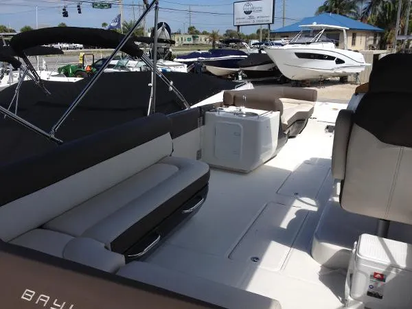 Slide: The Image of Bayliner XR7 2018 - 4