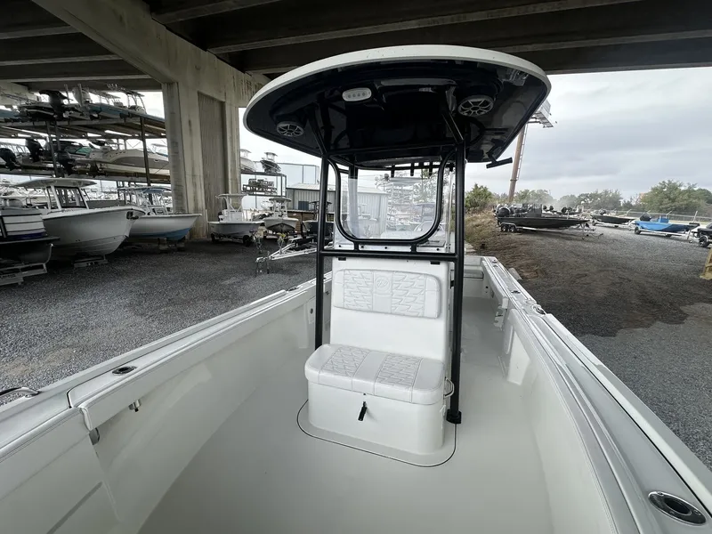 Slide: The Image of Parker Marine 230 Coastal Elite 2026 - 5