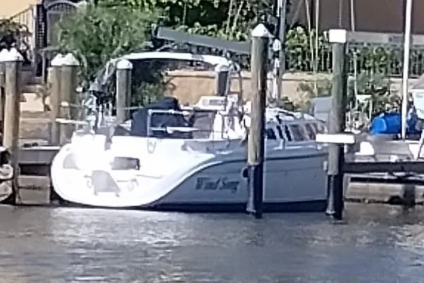 Slide: The Image of Hunter 340 2000 - 3