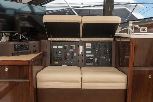 Slide: The Image of Sea Ray 400 Sundancer 2017 - 6