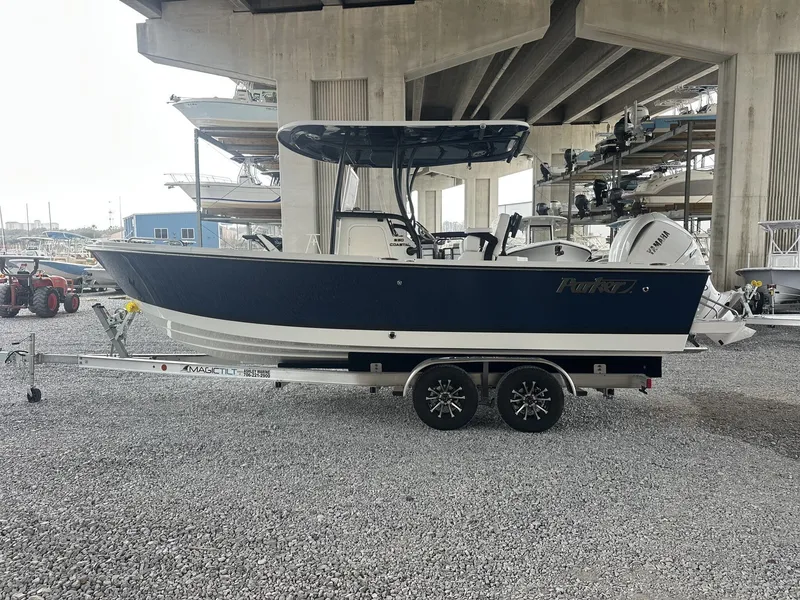 Slide: The Image of Parker Marine 230 Coastal Elite 2026 - 8