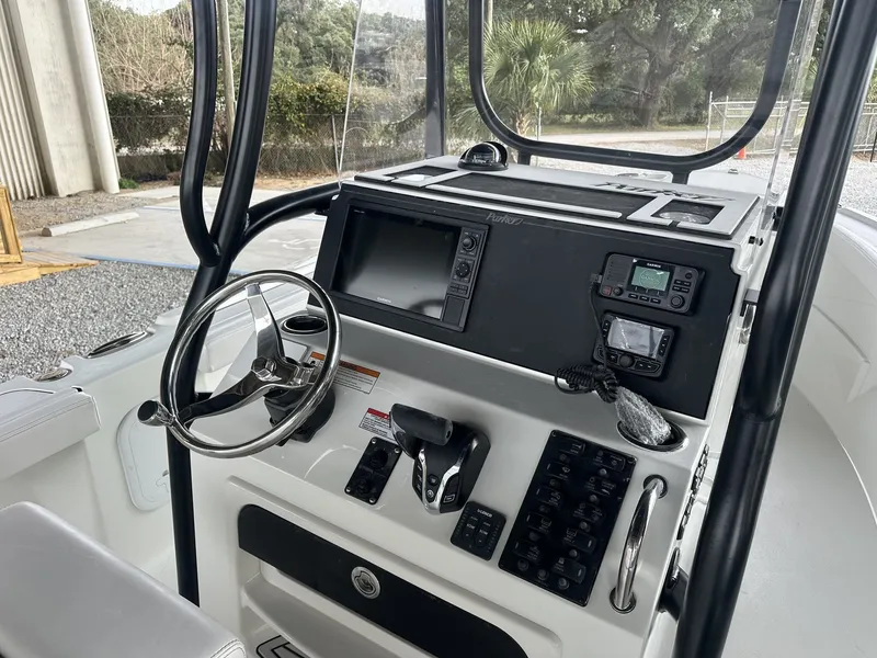 Slide: The Image of Parker Marine 230 Coastal Elite 2026 - 9