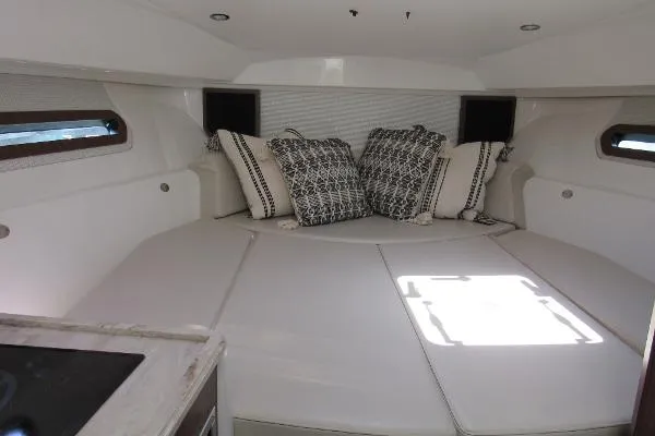 Slide: The Image of Pursuit OS 325 Offshore 2019 - 10