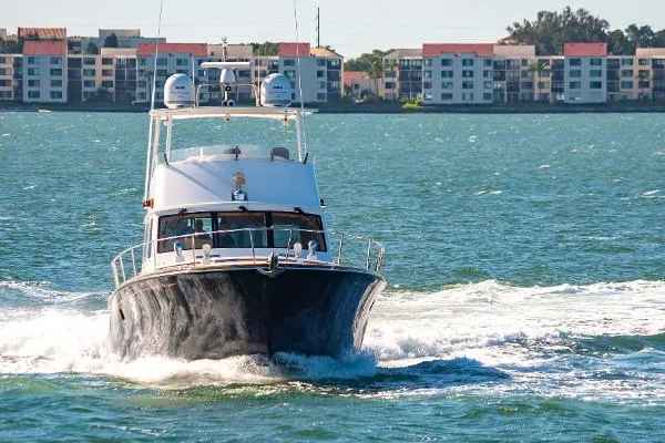 Slide: The Image of Lyman-Morse Custom LM 62 Flybridge 2008 - 4
