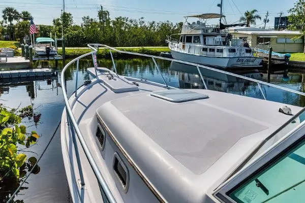 Slide: The Image of Mainship 30 PILOT 2000 - 2