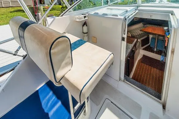 Slide: The Image of Mainship 30 PILOT 2000 - 6