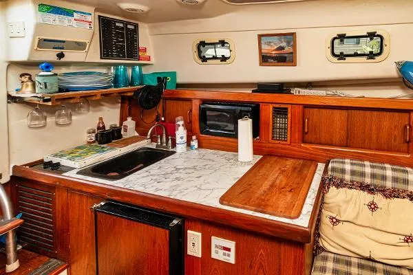 Slide: The Image of Mainship 30 PILOT 2000 - 9