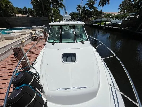 Slide: The Image of Boston Whaler Conquest 345 2008 - 8