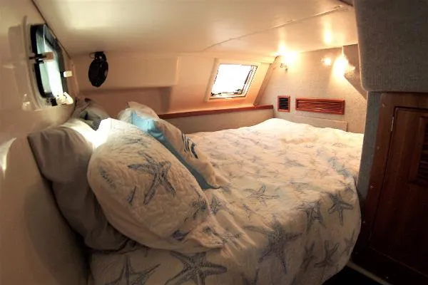 Slide: The Image of PDQ 34 Power Catamaran 2005 - 4