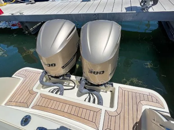 Slide: The Image of Chris-Craft Catalina 30 2018 - 11