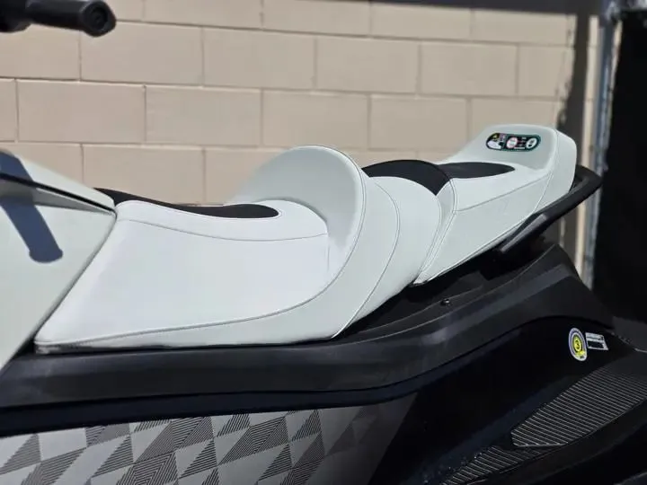 Slide: The Image of 2026 Yamaha WaveRunner VX Cruiser HO seat design. - 7