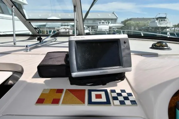 Slide: The Image of Regal 402 Commodore 1997 - 11