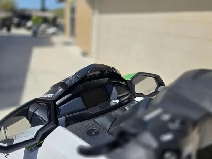 Slide: The Image of Close-up of 2026 Yamaha WaveRunner VX Deluxe dashboard. - 14