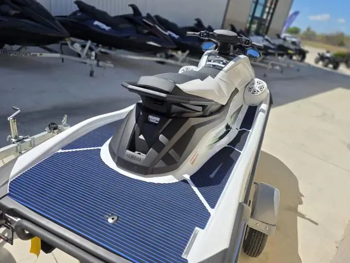 Slide: The Image of 2026 Yamaha WaveRunner VX Deluxe on a trailer. - 5