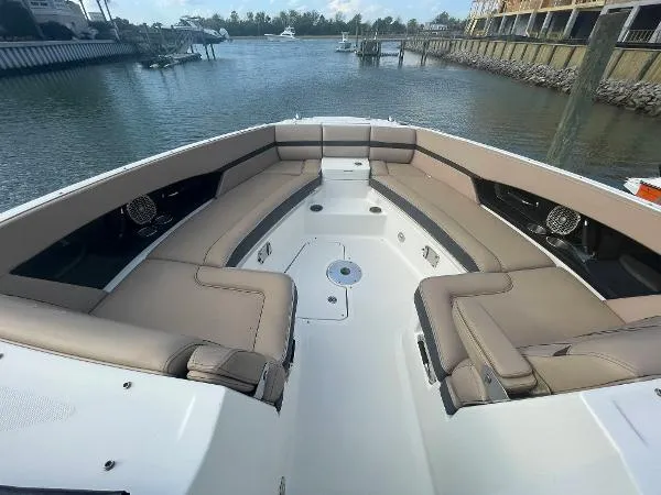 Slide: The Image of Sea Ray 350 SLX 2017 - 3