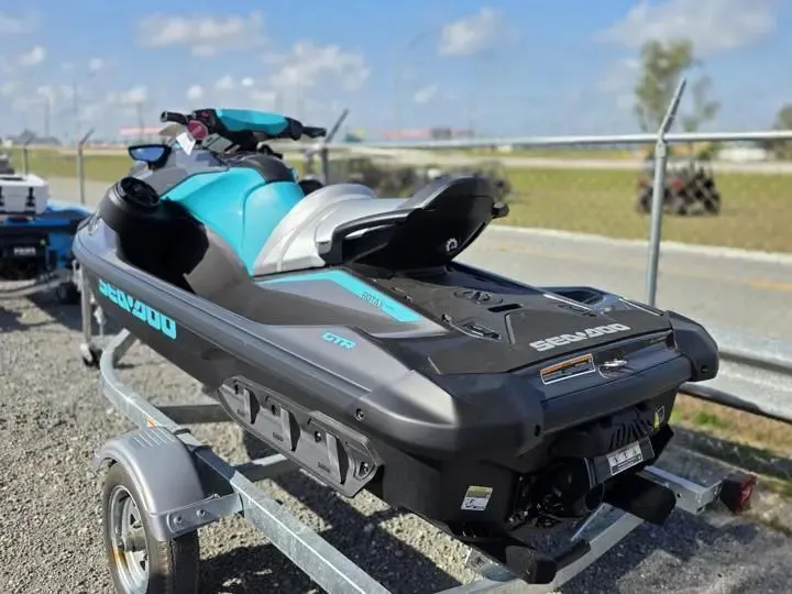 Slide: The Image of Sea-Doo Gtr 230 Brp Premium Audio Ibr 2026 - 3