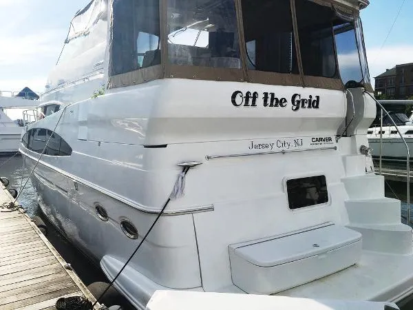 Slide: The Image of Carver Yachts 466 Motor Yacht 2001 - 3