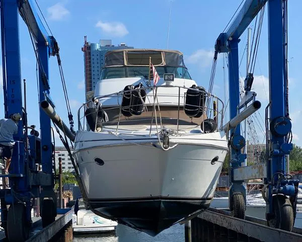 Slide: The Image of Carver Yachts 466 Motor Yacht 2001 - 4