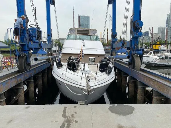 Slide: The Image of Carver Yachts 466 Motor Yacht 2001 - 5