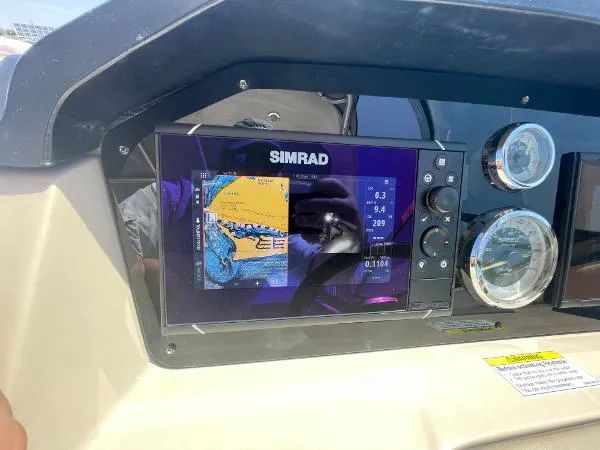 Slide: The Image of Sea Ray 300 SLX 2012 - 10
