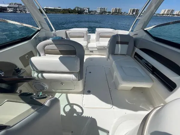 Slide: The Image of Sea Ray 300 SLX 2012 - 7