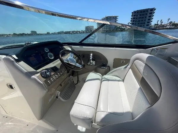 Slide: The Image of Sea Ray 300 SLX 2012 - 8