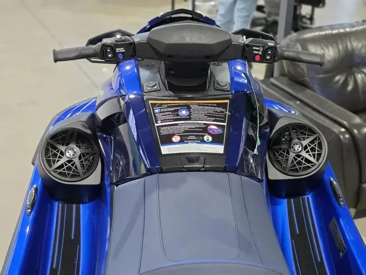 Slide: The Image of Yamaha VX Limited HO 2026 - 15