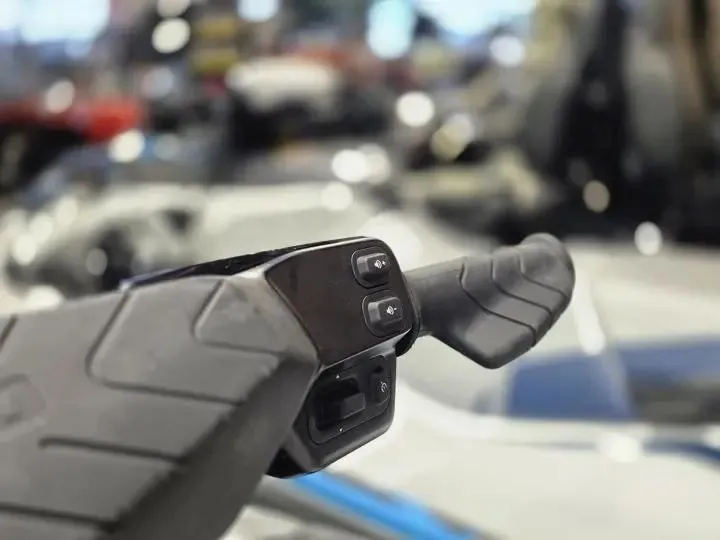 Slide: The Image of Sea-Doo GTX Limited 325 White Pearl Premium 2026 - 13